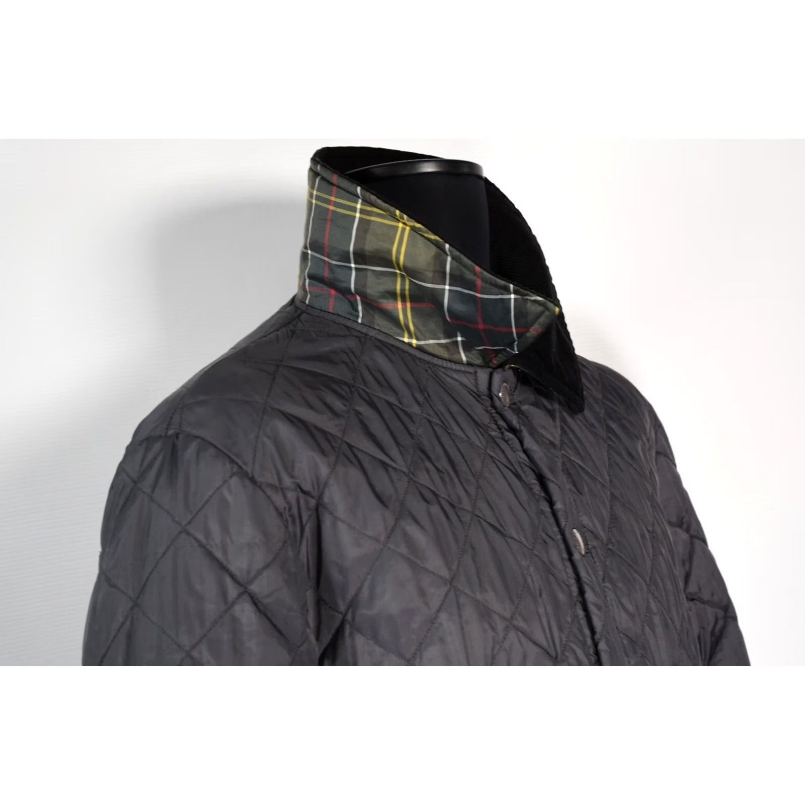 Barbour Barbour Gore-Tex Men's Quilted Jacket L Gray | Water Resistant, Casual, Regular Fit, 64cm Chest, 85cm Back Length Size US L / EU 52-54 / 3 - 3 Thumbnail