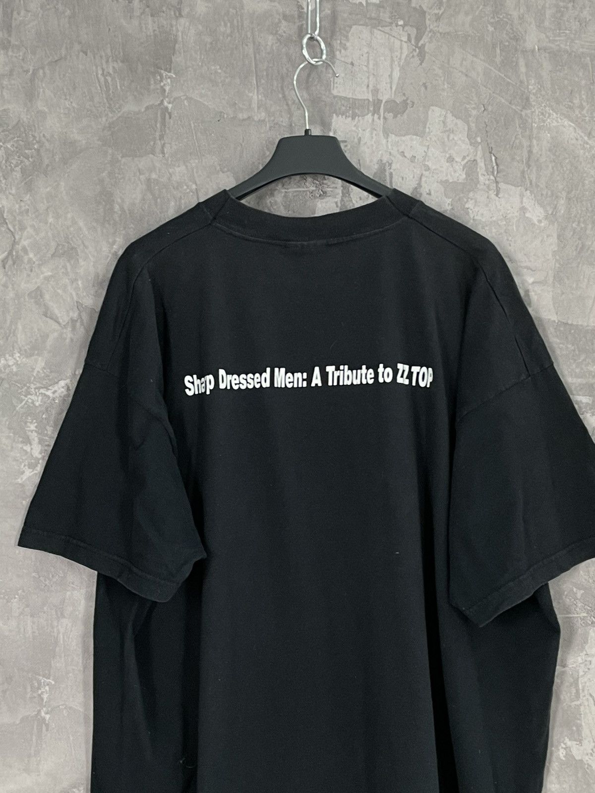 Band Tees × Vintage 2002 ZZ Top Sharp Dressed Men 00s Tee Band Rock Size US XXL / EU 58 / 5 - 11 Thumbnail