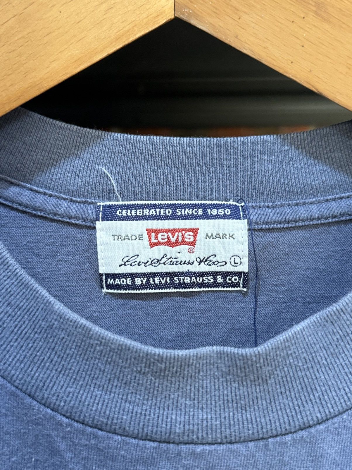 Levi's Vintage Clothing Vintage 90s Levis Trade Mark Logo Faded Tee Size US L / EU 52-54 / 3 - 4 Thumbnail