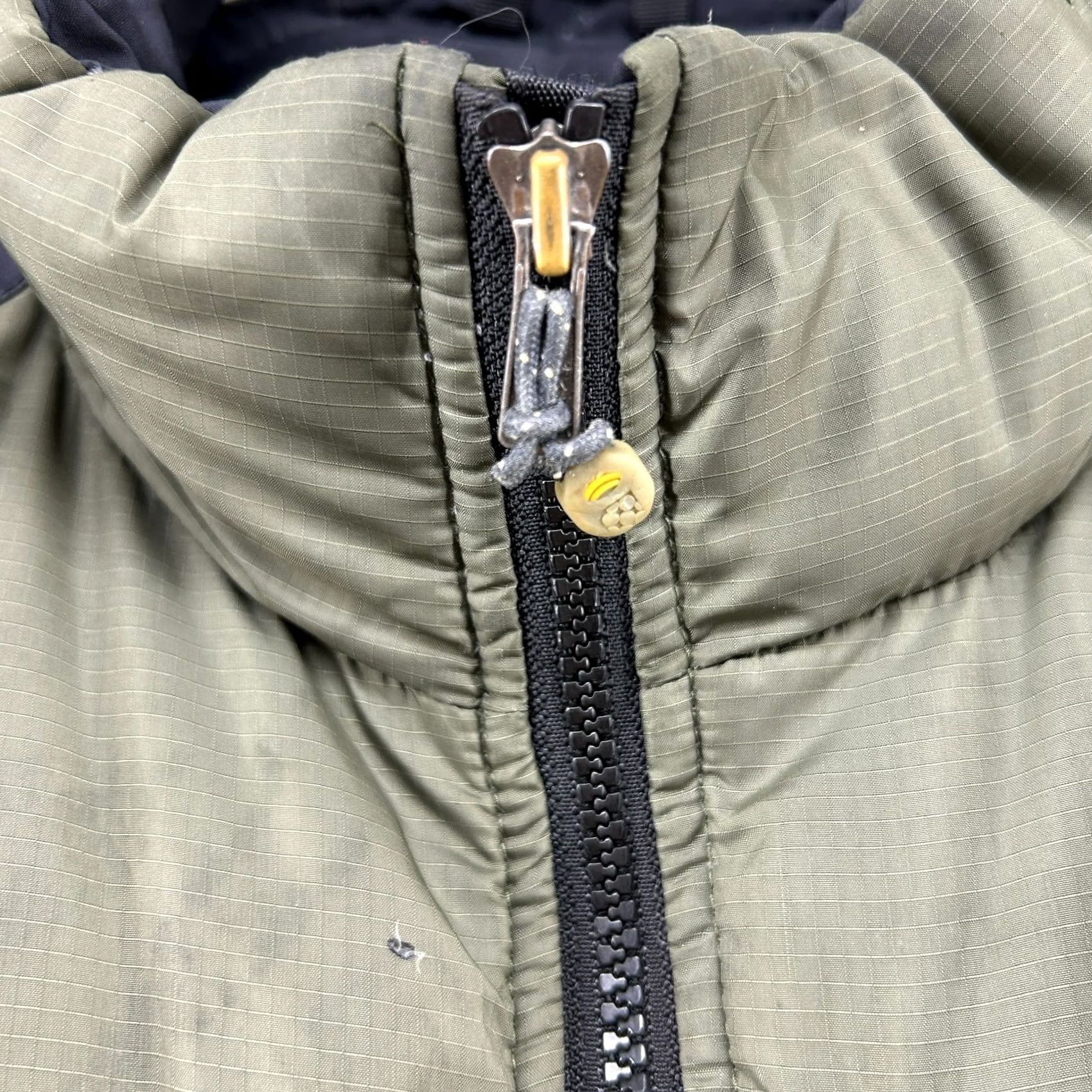 Mountain Hardwear VINTAGE Mountain Hardwear Jacket Puffer Down Feather XL Green Black Ripstop Men Size US XL / EU 56 / 4 - 4 Thumbnail