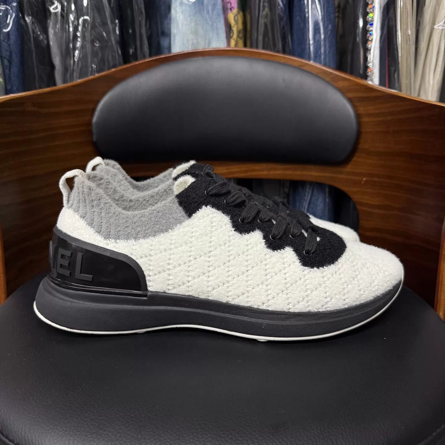 Chanel Chanel Black White Sneakers 41 Mint Size US 8 / EU 41 - 4 Thumbnail
