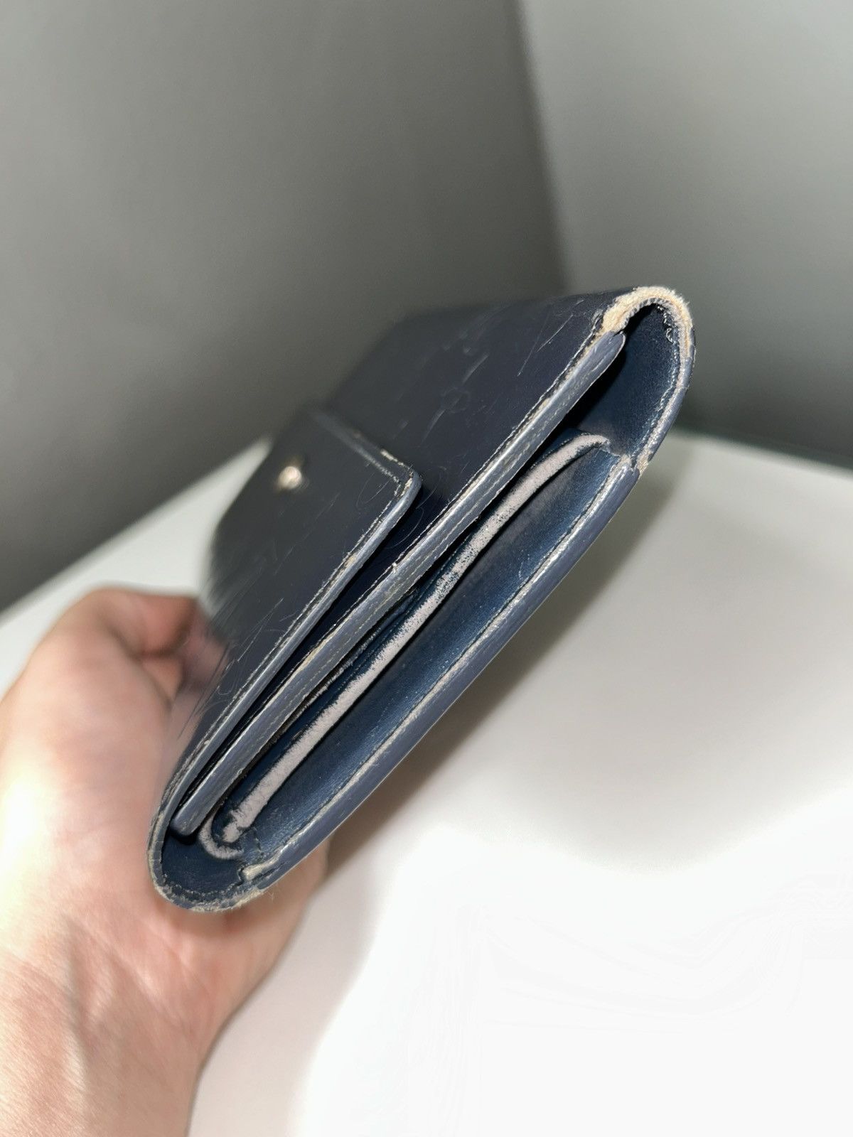 Louis Vuitton Louis Vuitton Gray Vernis Mat Porte Tresor Int’l Wallet Size ONE SIZE - 12 Thumbnail