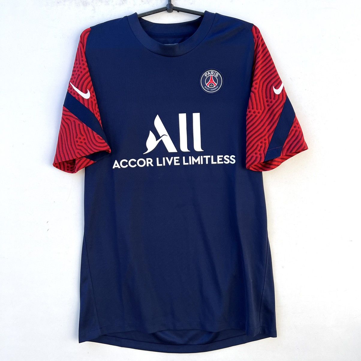 Nike Paris Saint Germain (PSG) Football Shirt soccer jersey Nike Size US M / EU 48-50 / 2 - 1 Thumbnail