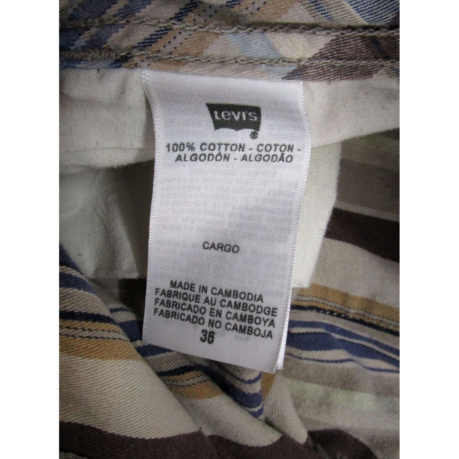 Levi's VINTAGE Levi's Cargo Shorts Mens Size 36 Plaid White Tab Baggy Skater Size US 36 / EU 52 - 2 Thumbnail