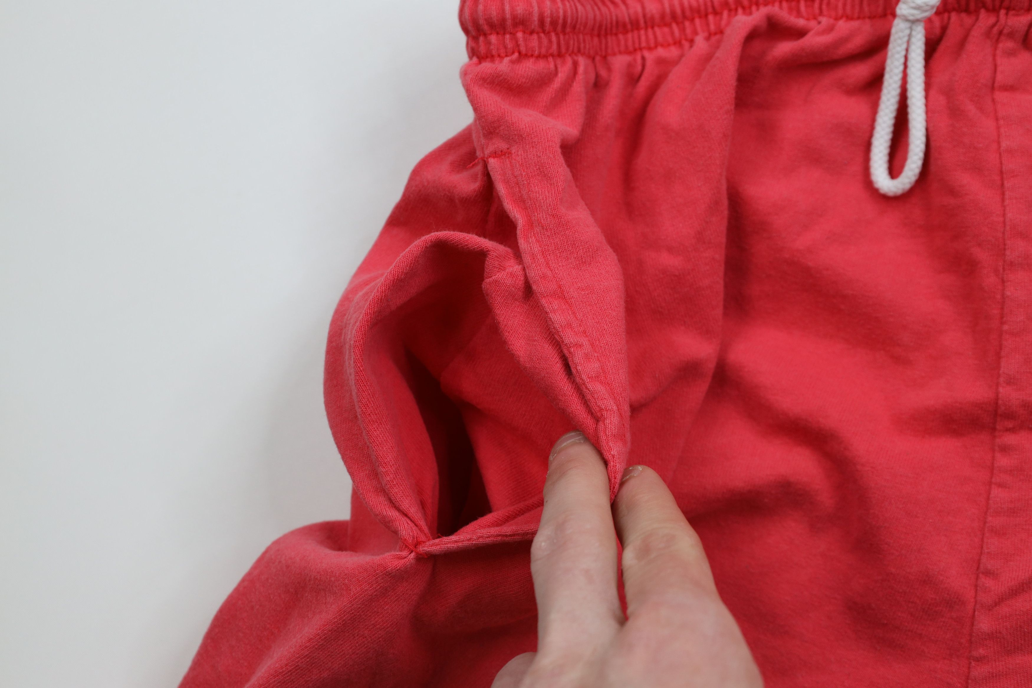 Vintage Vintage 90s Streetwear Above Knee Shorts Red Cotton USA Size US 34 / EU 50 - 5 Thumbnail