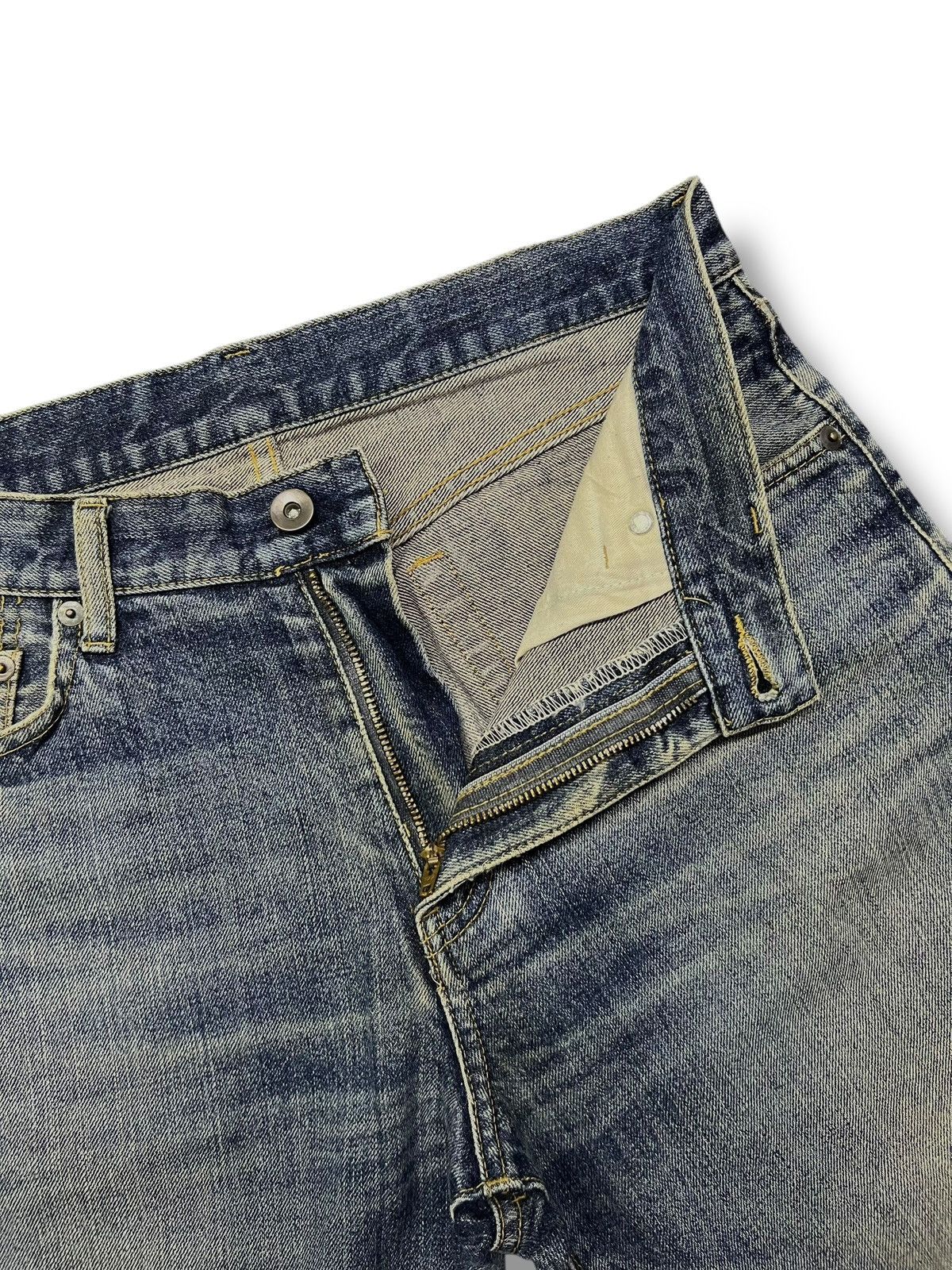 Uniqlo Vintage Uniqlo Japan - Faded, Distressed Denim Size US 31 - 9 Thumbnail