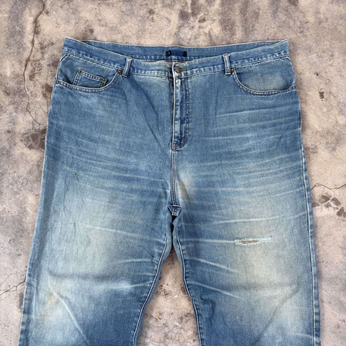Japanese Brand W42 VINTAGE JAPANESE FADED RIPPED JEAN DENIM PANTS Size US 42 / EU 58 - 2 Thumbnail