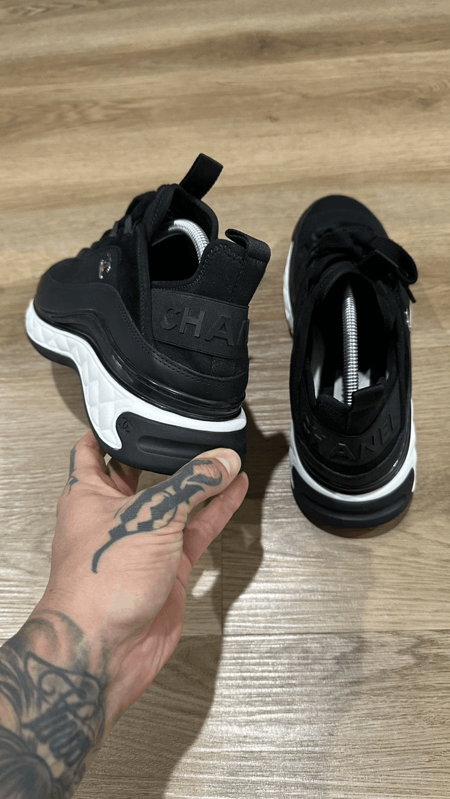 Chanel Chanel Low Trainers Size US 10 / EU 43 - 2 Thumbnail