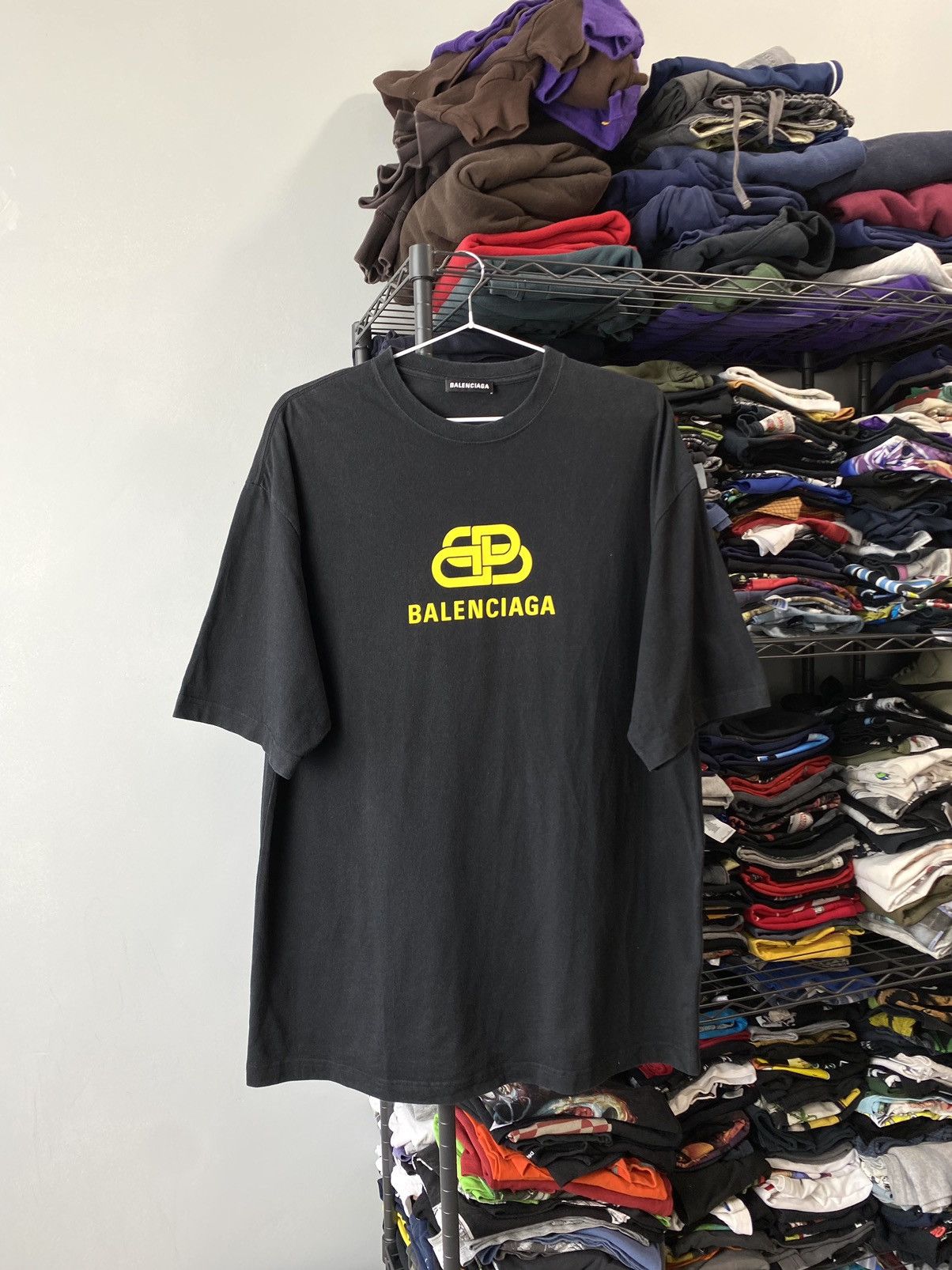 Image of Balenciaga T Shirt Bb Block Yellow Logo in Black, Men's (Size Small)