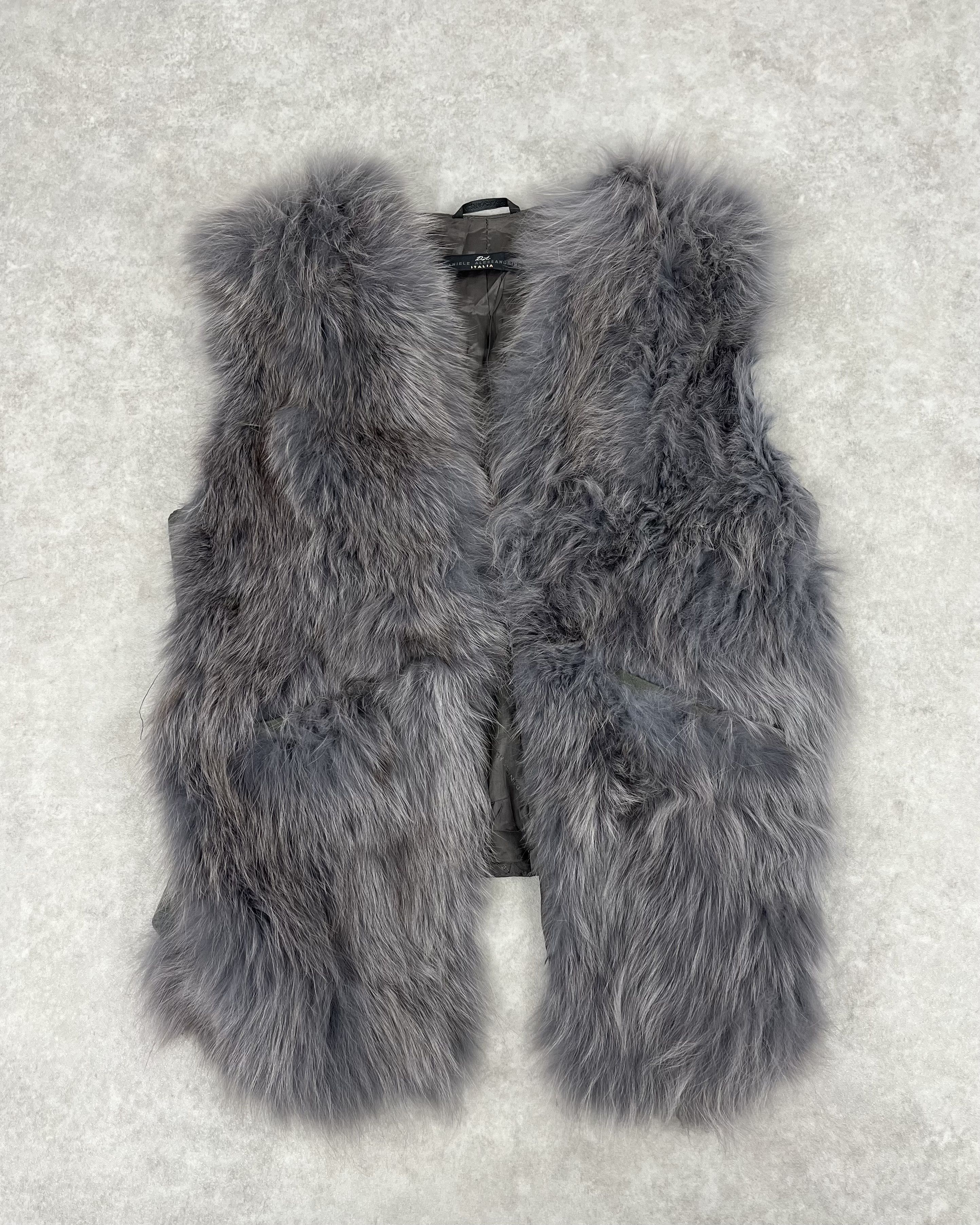 Daniele Alessandrini 2000s Daniele Alessandrini Grey Fur Suede Leather Vest Size XS / US 0-2 / IT 36-38 - 1 Thumbnail