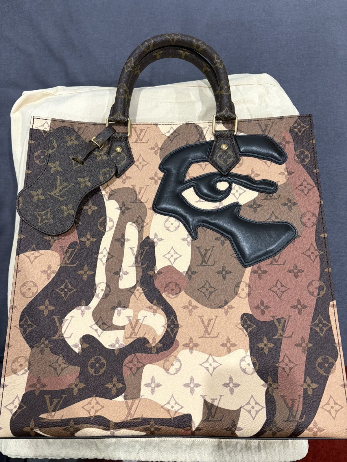 Louis Vuitton Louis Vuitton X Kid Super FW 23 Sac Plat Size ONE SIZE - 1 Thumbnail
