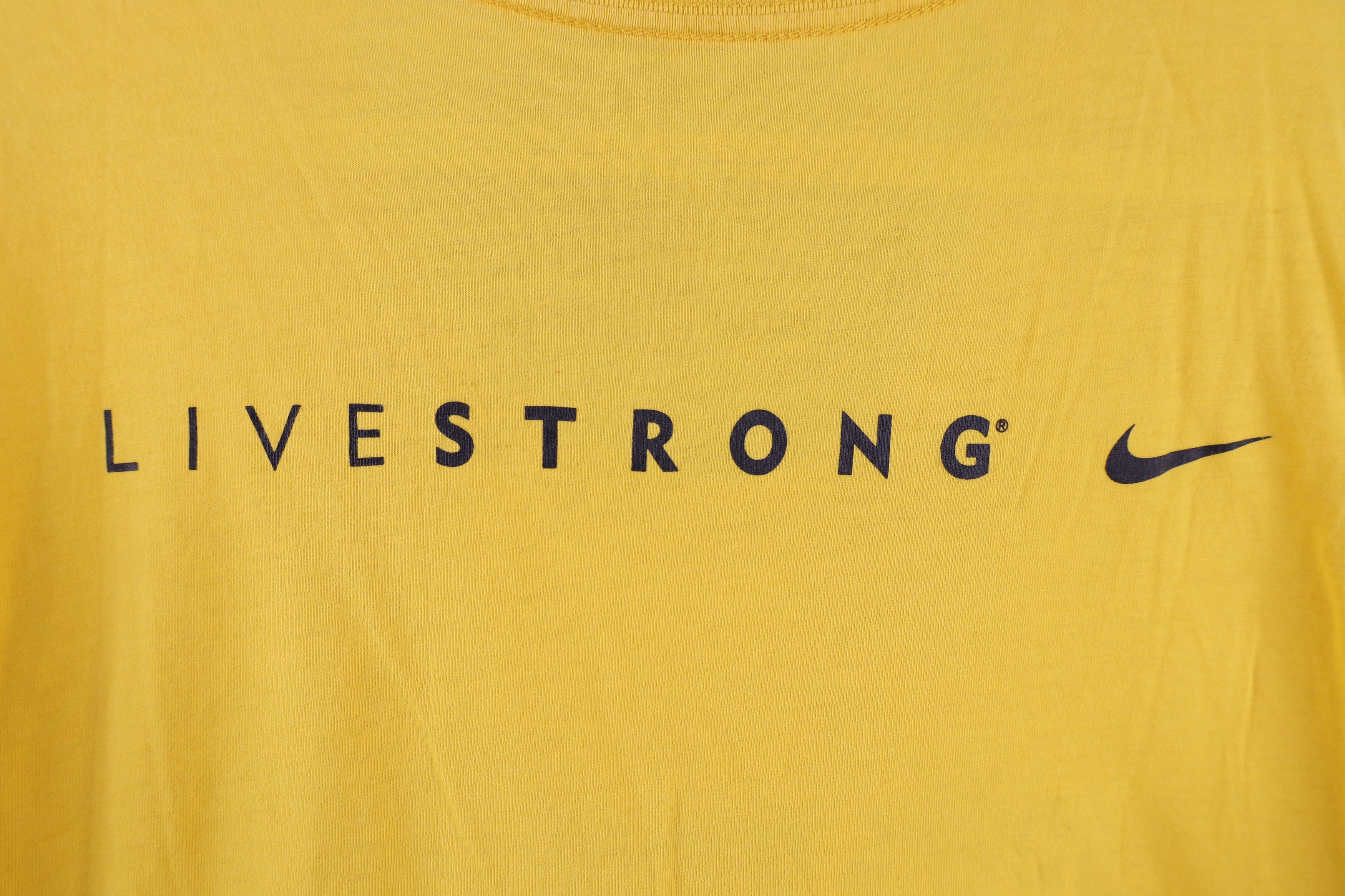 Nike Vintage Nike Livestrong Lance Armstrong Swoosh T-Shirt Size US L / EU 52-54 / 3 - 10 Thumbnail