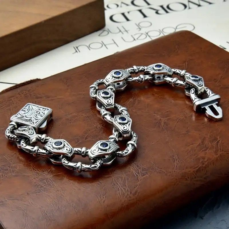 Jewelry × Vintage Cuff Bracelet Retro Embossed Arabesque Locomotive Size ONE SIZE - 4 Thumbnail