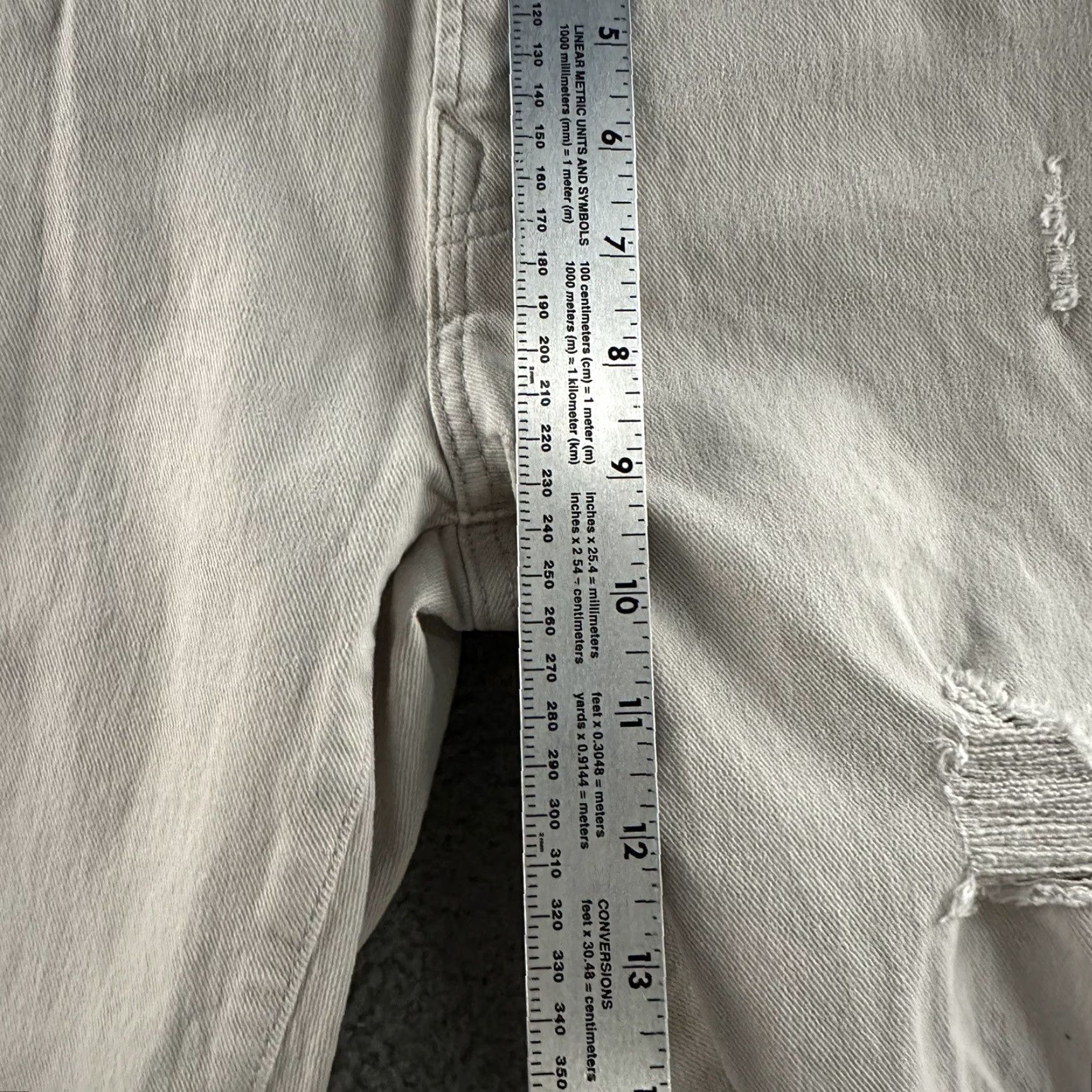 American Eagle Outfitters VINTAGE American Eagle Jeans Athletic Skinny Distressed 29x29 Beige Cotton Blend Mens Jeans Size US 29 - 7 Thumbnail