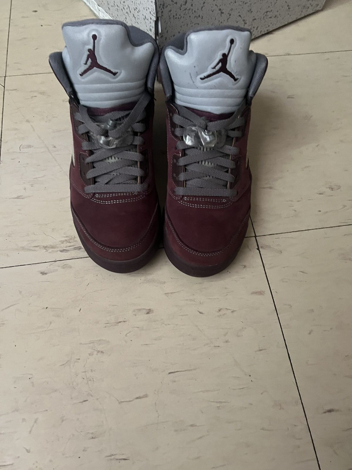 Jordan Brand Air Jordan Burgundy 5 Size US 7 / EU 40 - 3 Thumbnail