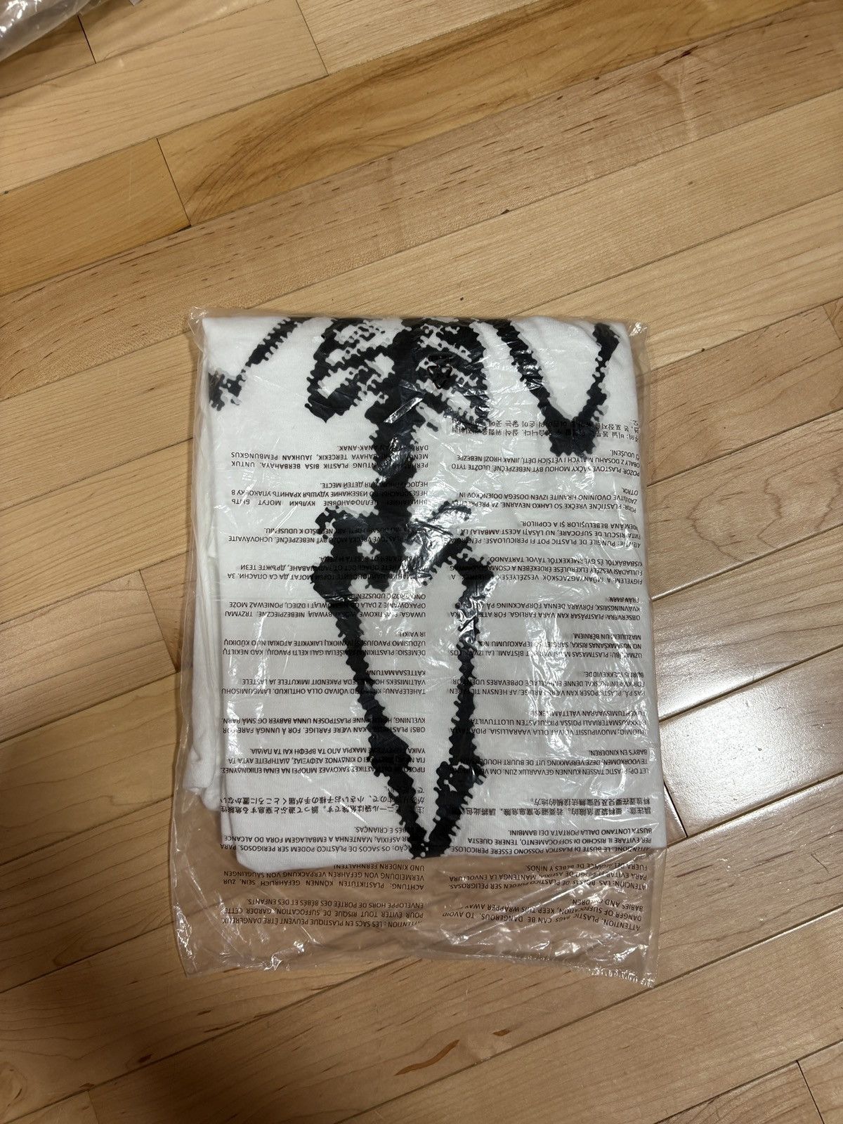 Cactus Plant Flea Market × Kaws Kaws X Cactus Plant Flea Market T Shirt Size US XXL / EU 58 / 5 - 3 Thumbnail