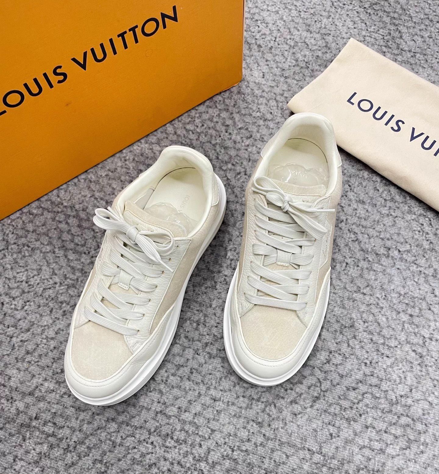 Louis Vuitton LV Trainer Blue & White Sneakers 9/43 Size US 10 / EU 43 - 2 Thumbnail