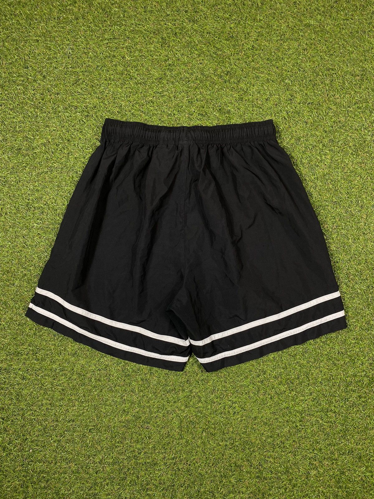 Nike Vintage Nike shorts streetwear swoosh casual y2k size L Size US 34 / EU 50 - 3 Thumbnail