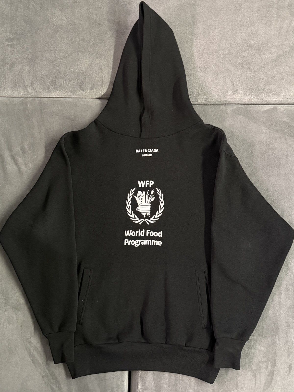 Balenciaga Balenciaga World Food Program Hoodie XS preowned Size US XS / EU 42 / 0 - 1 Thumbnail