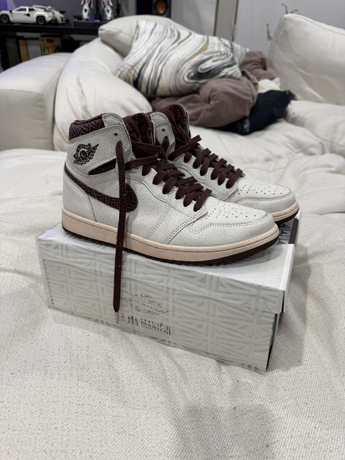 A Ma Maniere × Jordan Brand A Ma Maniere Air Jordan 1 High Sneakers 9.5 Size US 9.5 / EU 42-43 - 1 Thumbnail