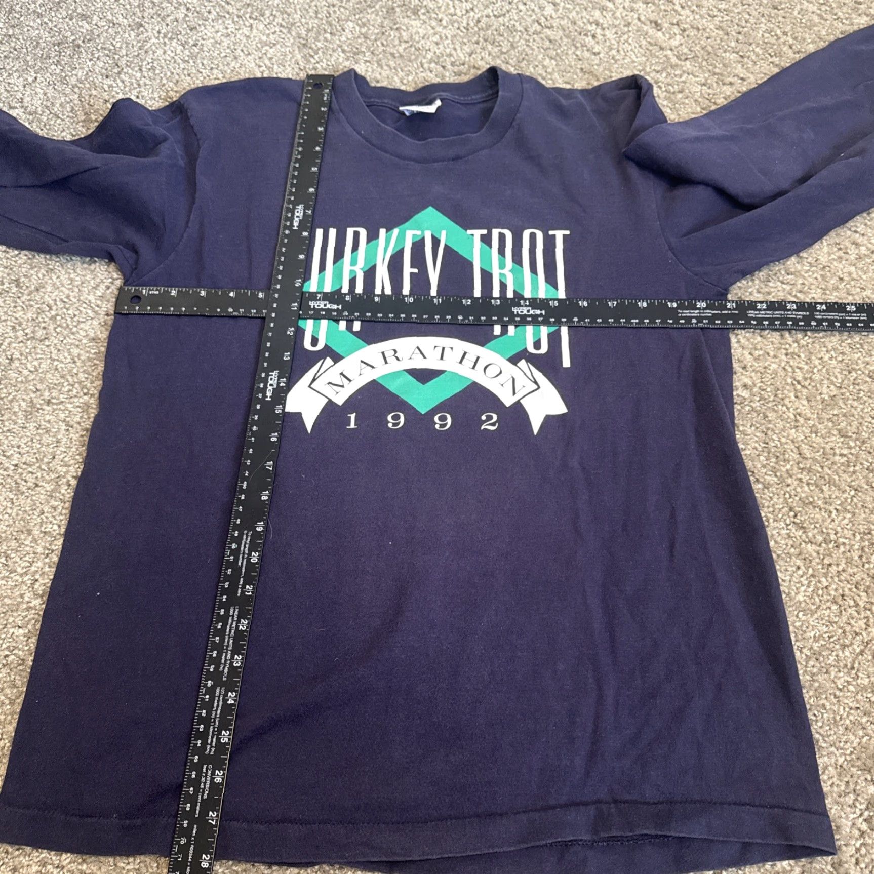 Anvil VINTAGE 1992 Turkey Trot Marathon Run Runner Navy Blue Long Sleeve T-Shirt Large - Men - L - Anvil - Regular Sleeve | 1990s Theme Size US L / EU 52-54 / 3 - 8 Thumbnail