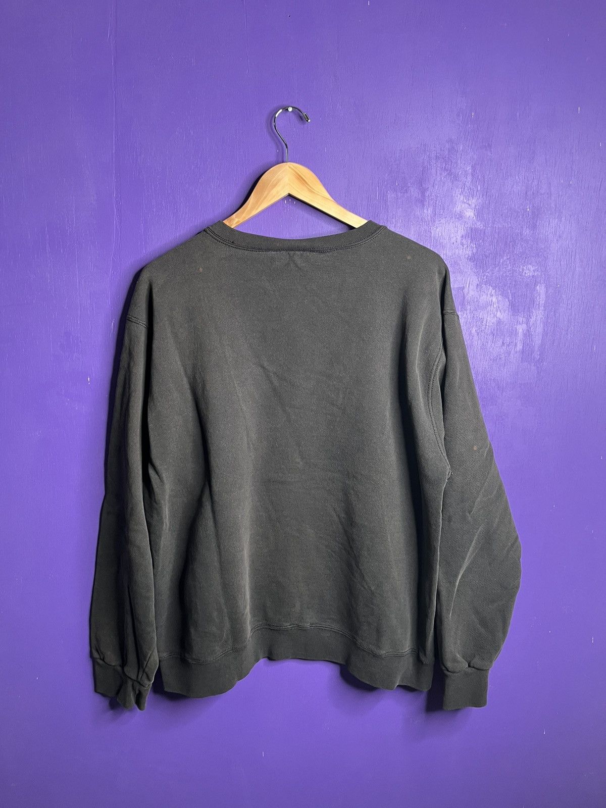 Nike × Vintage Vintage 00s Nike simple swoosh faded black crewneck Size US L / EU 52-54 / 3 - 2 Thumbnail