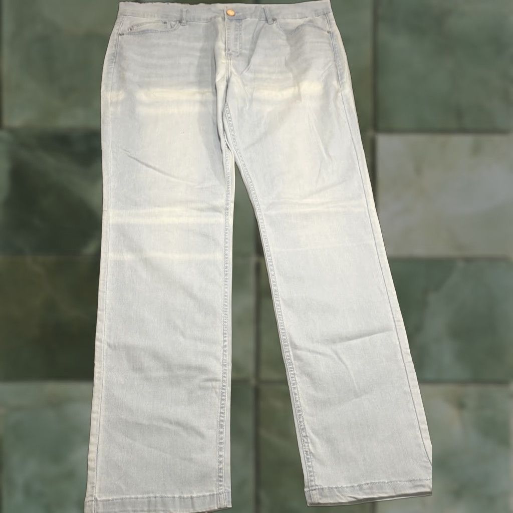 Denime Mugsy Jeans Straight 40x33.5 Lightest Blue Denim Regular Stretch Men 5-Pocket Zipper Button NM NWOT Size US 40 / EU 56 - 1 Thumbnail