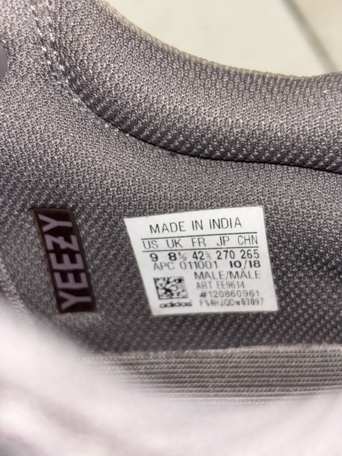 Adidas × Kanye West × Yeezy Adidas Yeezy 700 Mauve - Like New Size US 9 / EU 42 - 6 Thumbnail