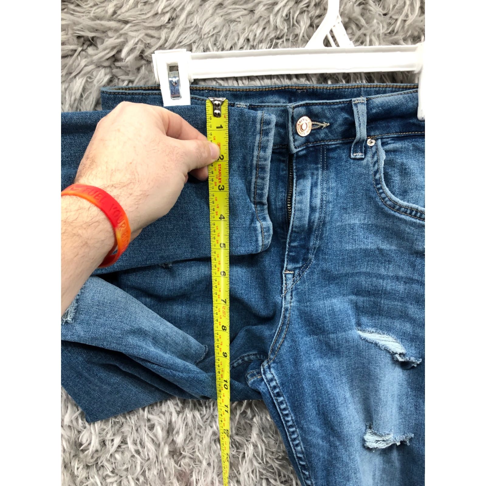 H&M H&M Jeans Skinny Size 26x28 Mens Mid Rise Dark Wash Blue Denim Distressed &Denim Jeans Size US 26 / EU 42 - 4 Thumbnail