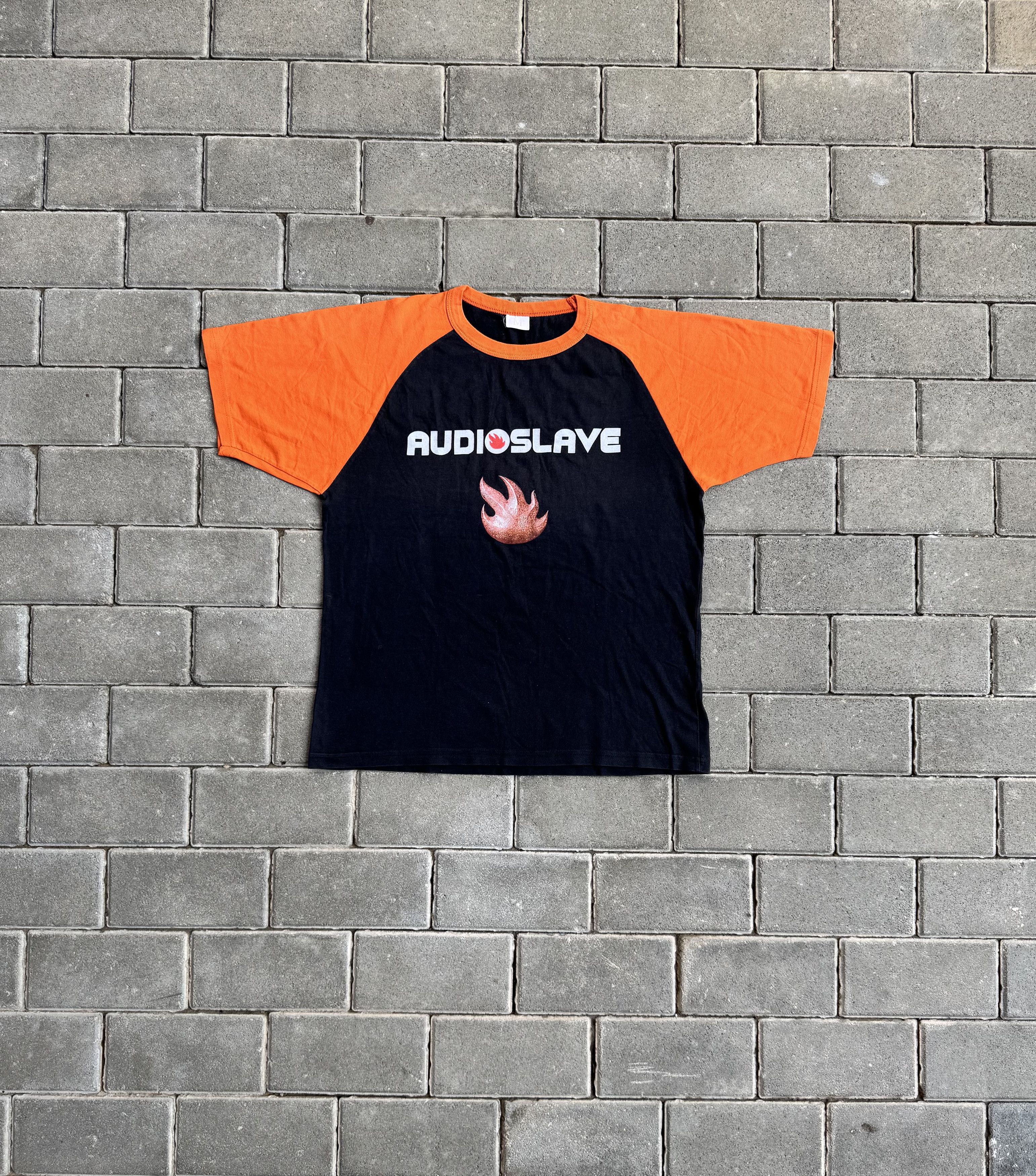 Vintage Vintage Black and orange Audioslave band tee Size US M / EU 48-50 / 2 - 1 Thumbnail