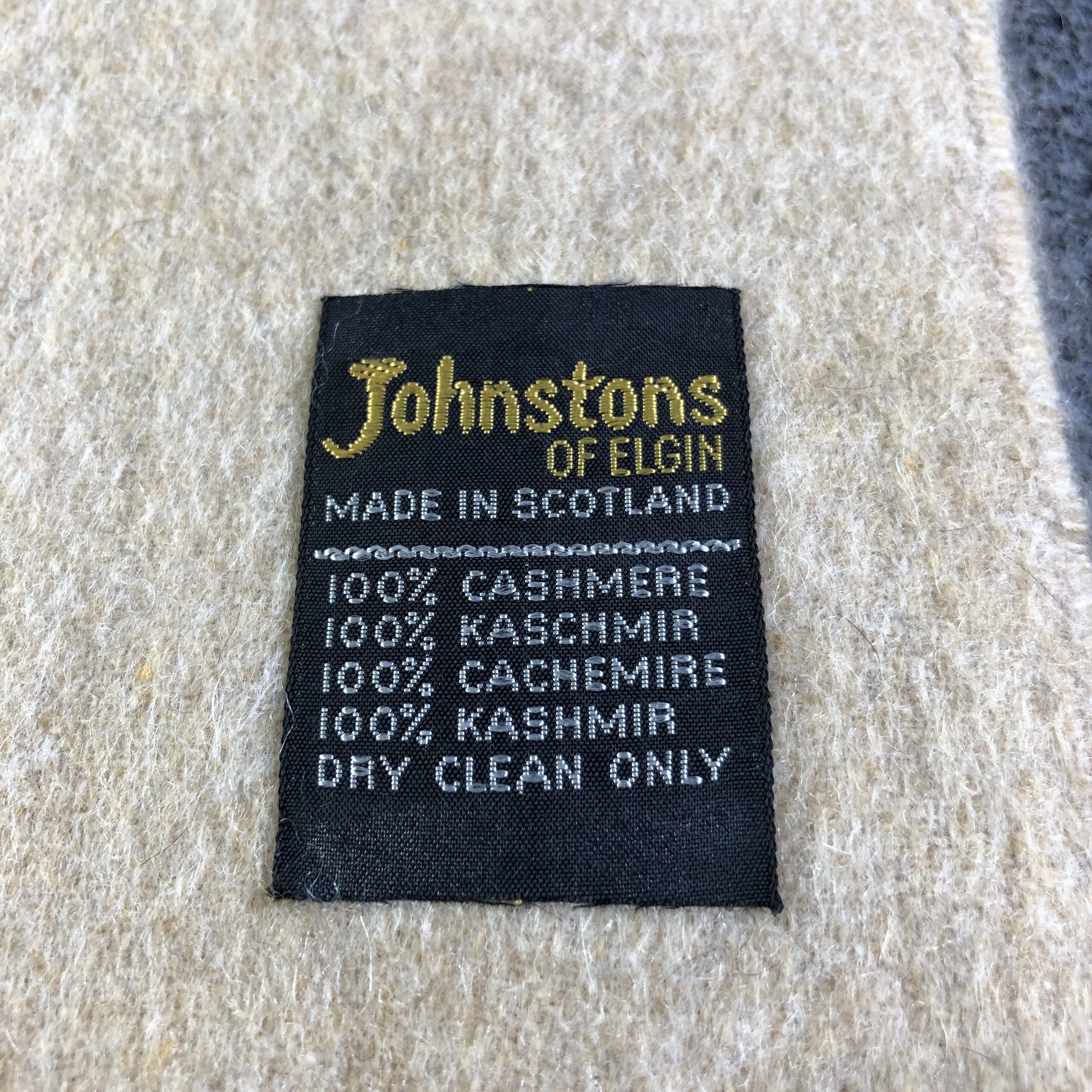 Johnstons Of Elgin Johnstons Of Elgin Cashmere Scarf Muffler Neckwear V2748 Size ONE SIZE - 4 Thumbnail