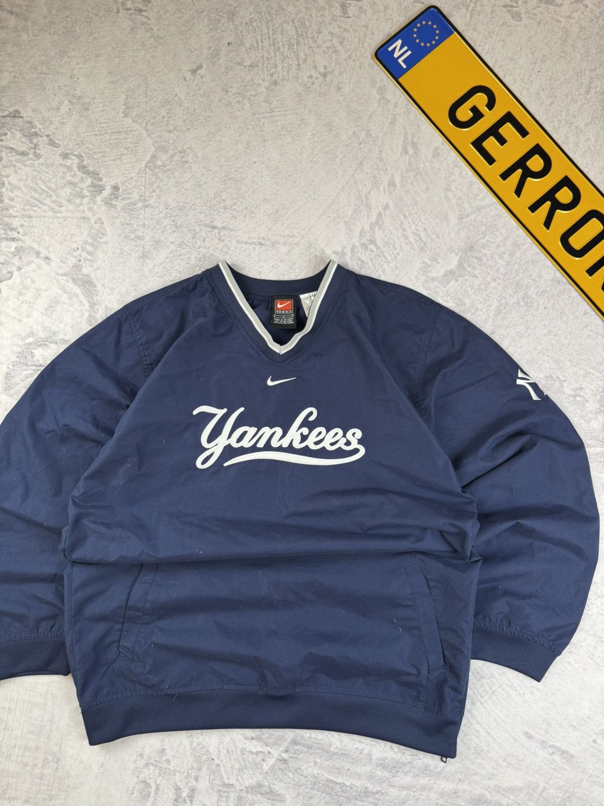 Nike × Vintage NIKE NYLON YANKEES VINTAGE CENTER LOGO SWEATSHIRT Size US S / EU 44-46 / 1 - 2 Thumbnail