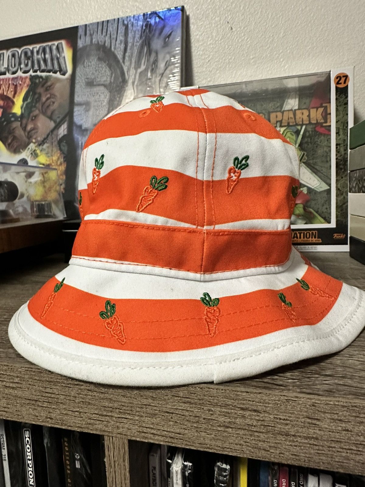 Carrots by Anwar Carrots × New Era New era x carrots bucket hat Size 34 - 3 Thumbnail