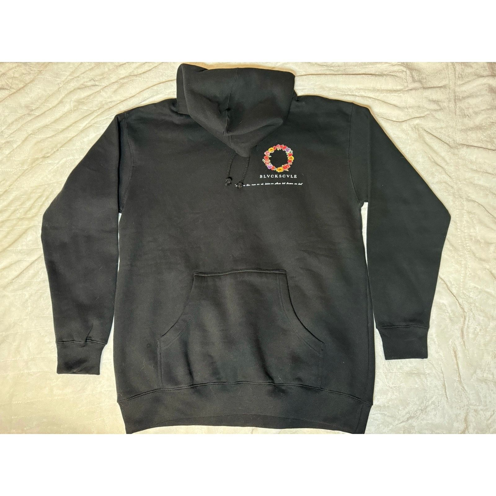 Unknown London Black Scale Flower Wreath Black Pullover Hoodie Men’s Size L Size US L / EU 52-54 / 3 - 9 Thumbnail