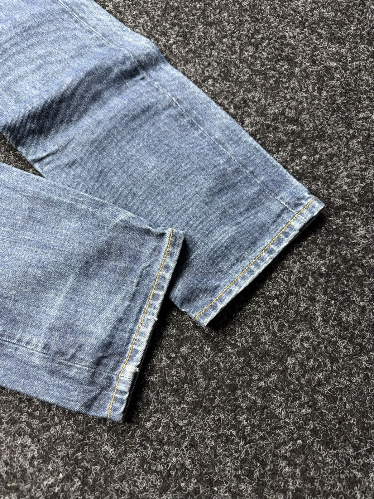 Diesel 00s Diesel Distressed Tepphar Slim Carrot Light Wash Jeans Size US 34 / EU 50 - 3 Thumbnail