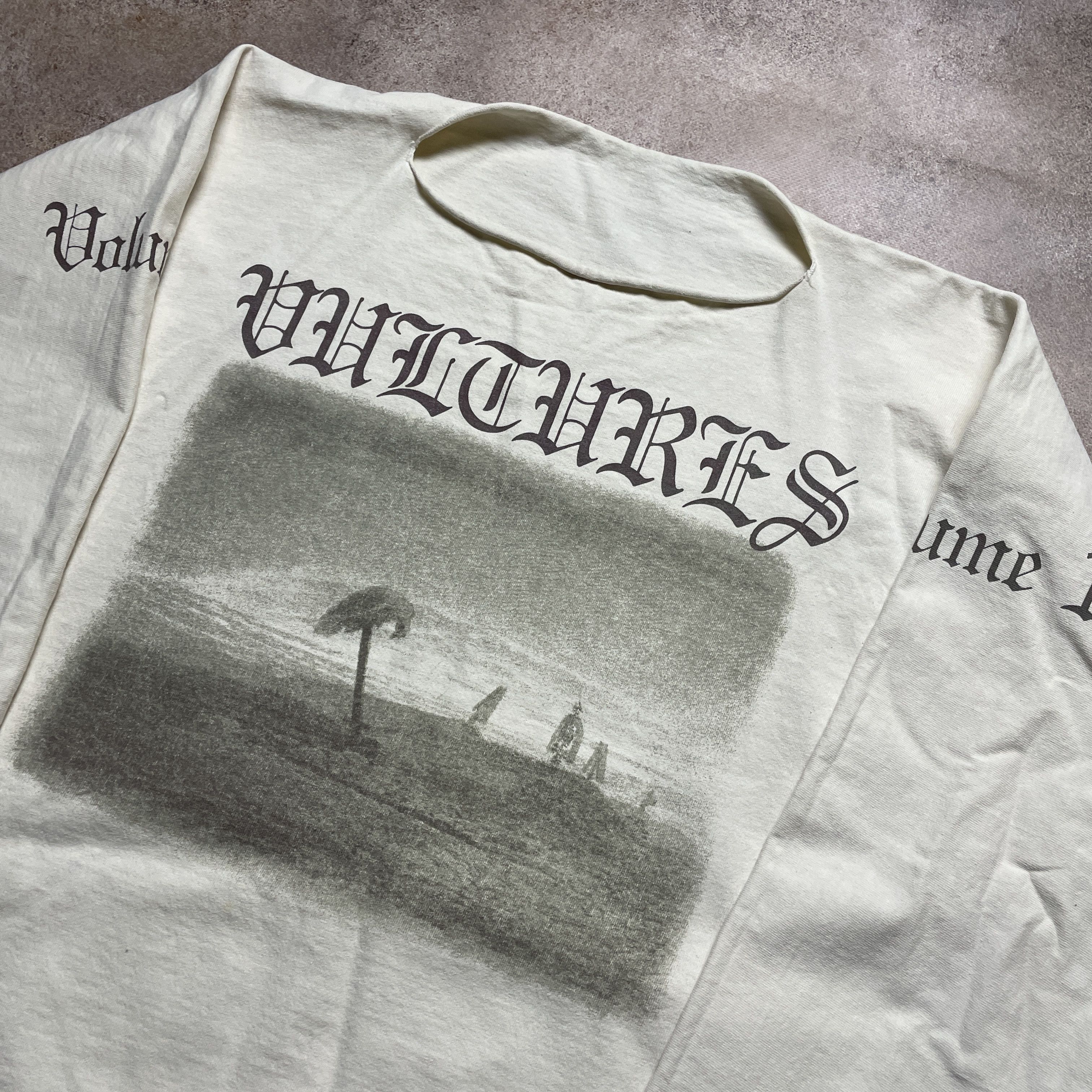 Yeezy ⭐ Yeezy x Gosha Rubchinskiy Long Sleeve Vultures Shirt Size US M / EU 48-50 / 2 - 4 Thumbnail