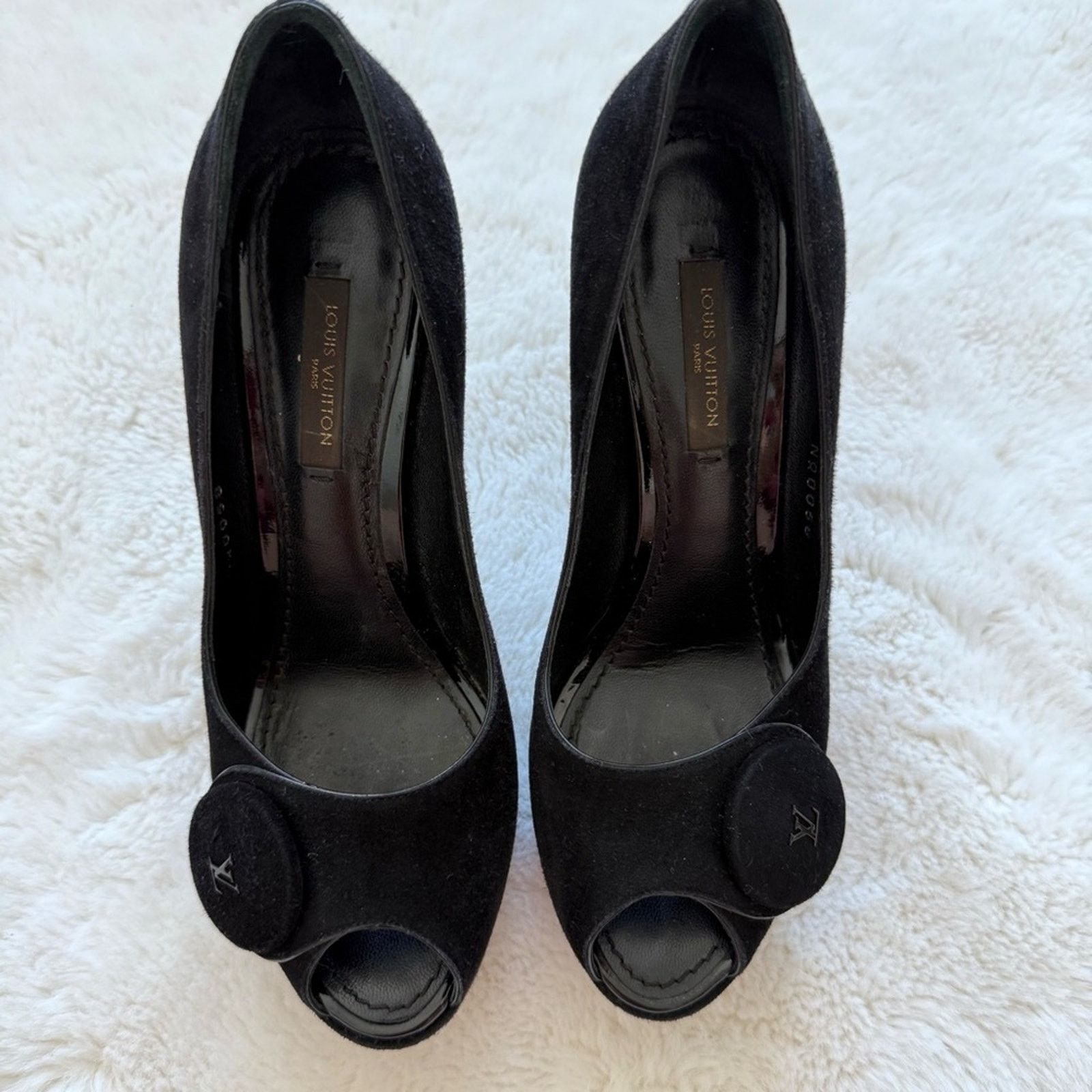 Louis Vuitton Louis Vuitton suede high heels shoes size 35 EU Authentic Size US 5 / IT 35 - 3 Thumbnail