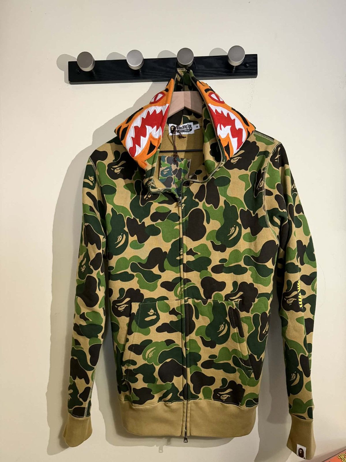 Bape BAPE Camo Tiger Full Zip Hoodie 'Green' Size US M / EU 48-50 / 2 - 1 Thumbnail