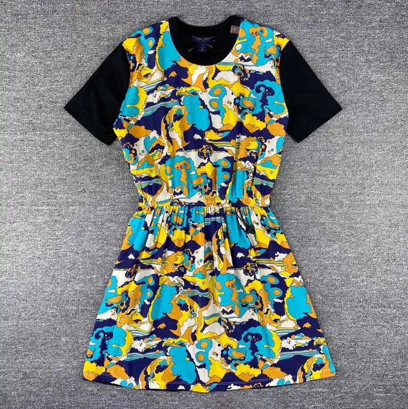 Louis Vuitton Louis Vuitton Multicolor Silk Dress for Women 0089 Size S / US 4 / IT 40 - 1 Thumbnail
