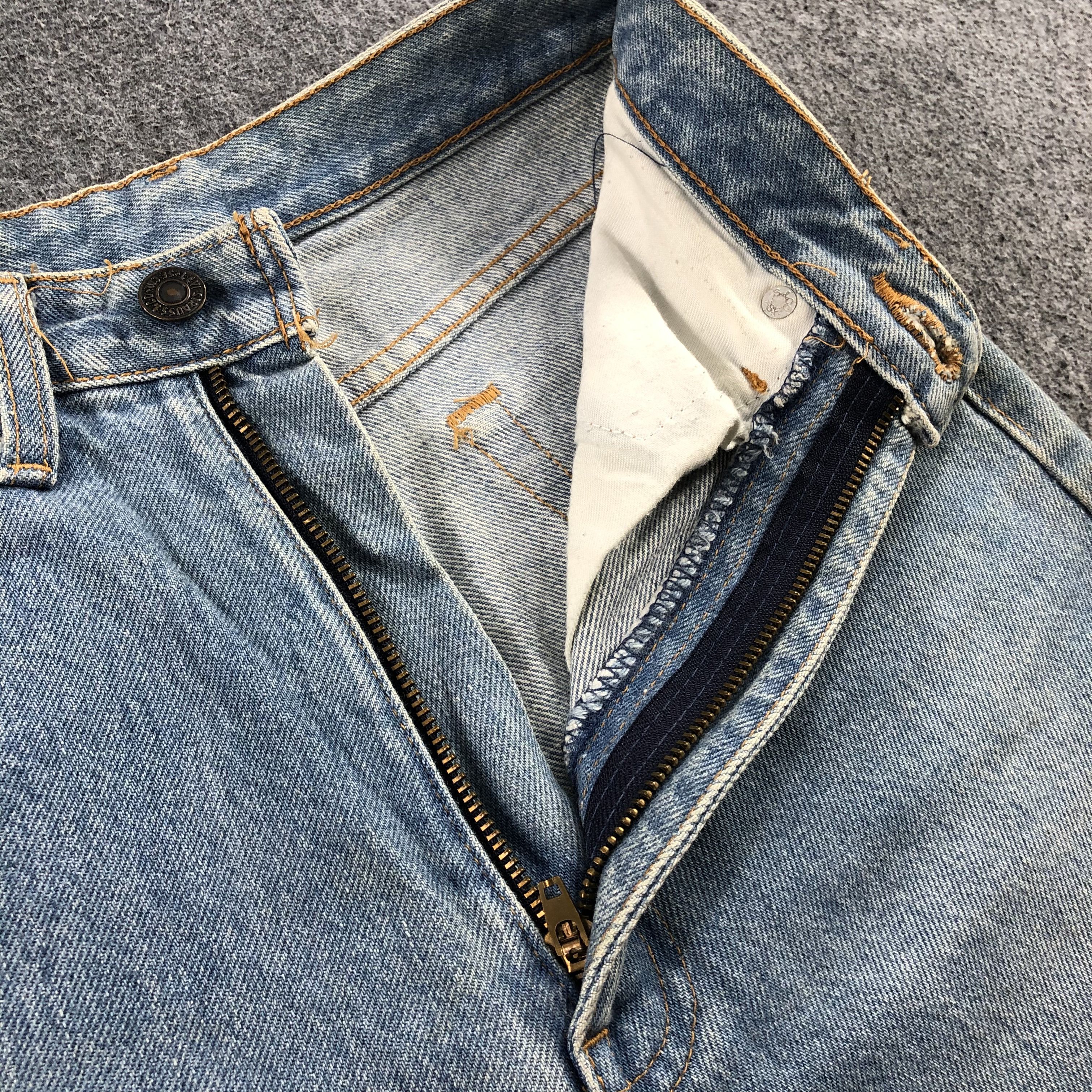 Levi's Vintage 90s Light Wash Levis 515 Jeans-J1906 Size US 26 / EU 42 - 8 Thumbnail