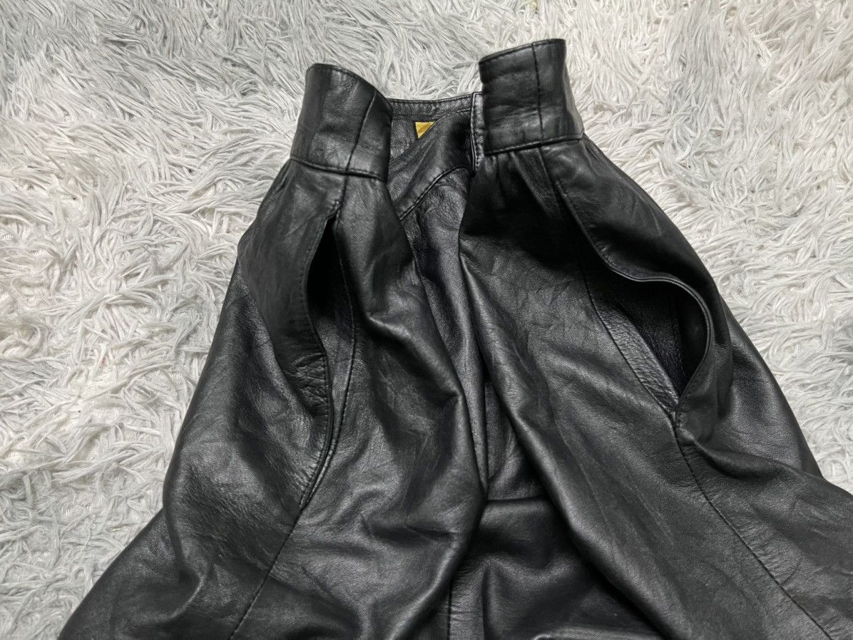 Fendi 80s FENDI LAMB LEATHER MINI SKIRT RARE SIDE POCKET Size 28" / US 6 / IT 42 - 7 Thumbnail