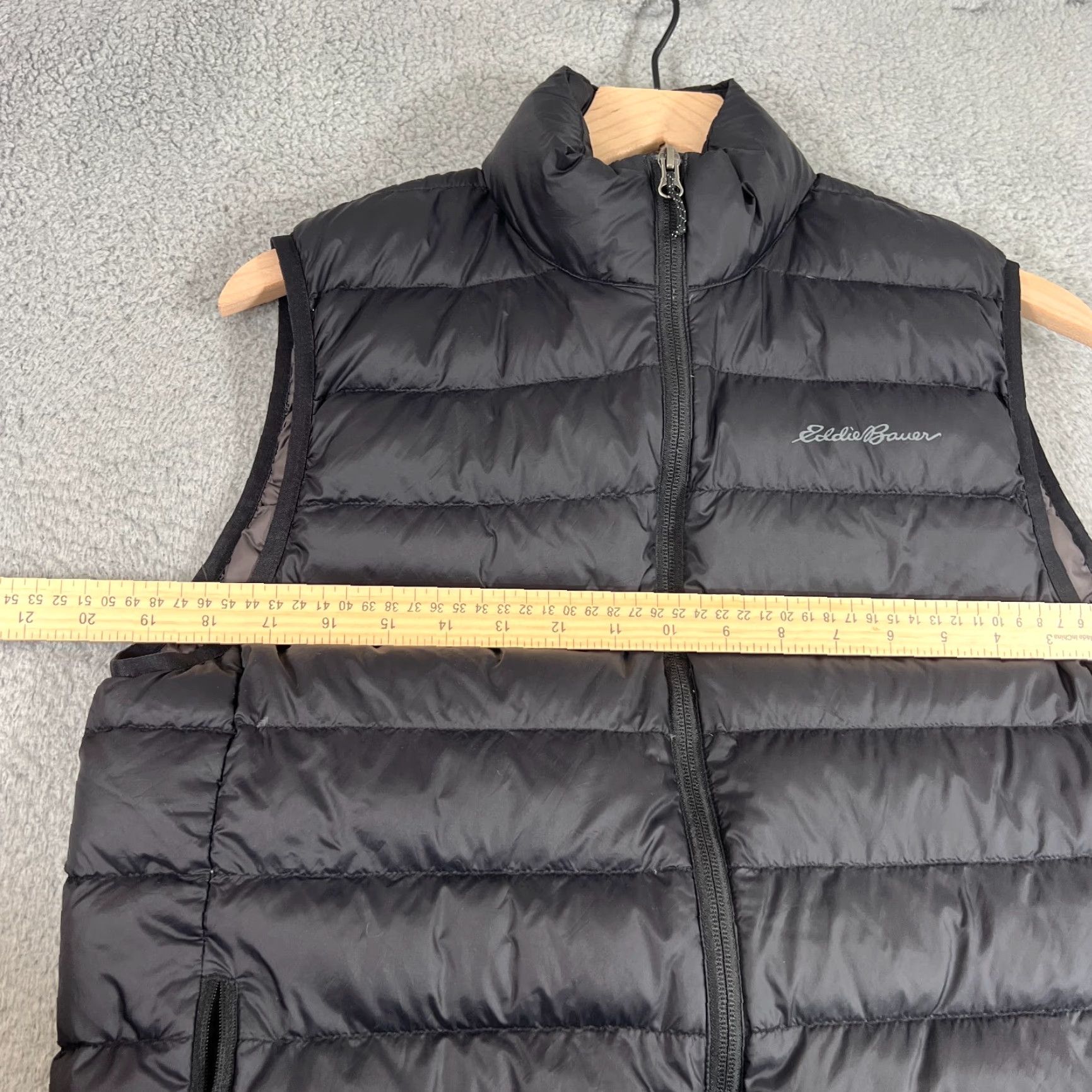 Eddie Bauer VINTAGE? No. Eddie Bauer Down Puffer Vest Men Small Black Nylon Outdoor Comfort Classic Size US S / EU 44-46 / 1 - 3 Thumbnail