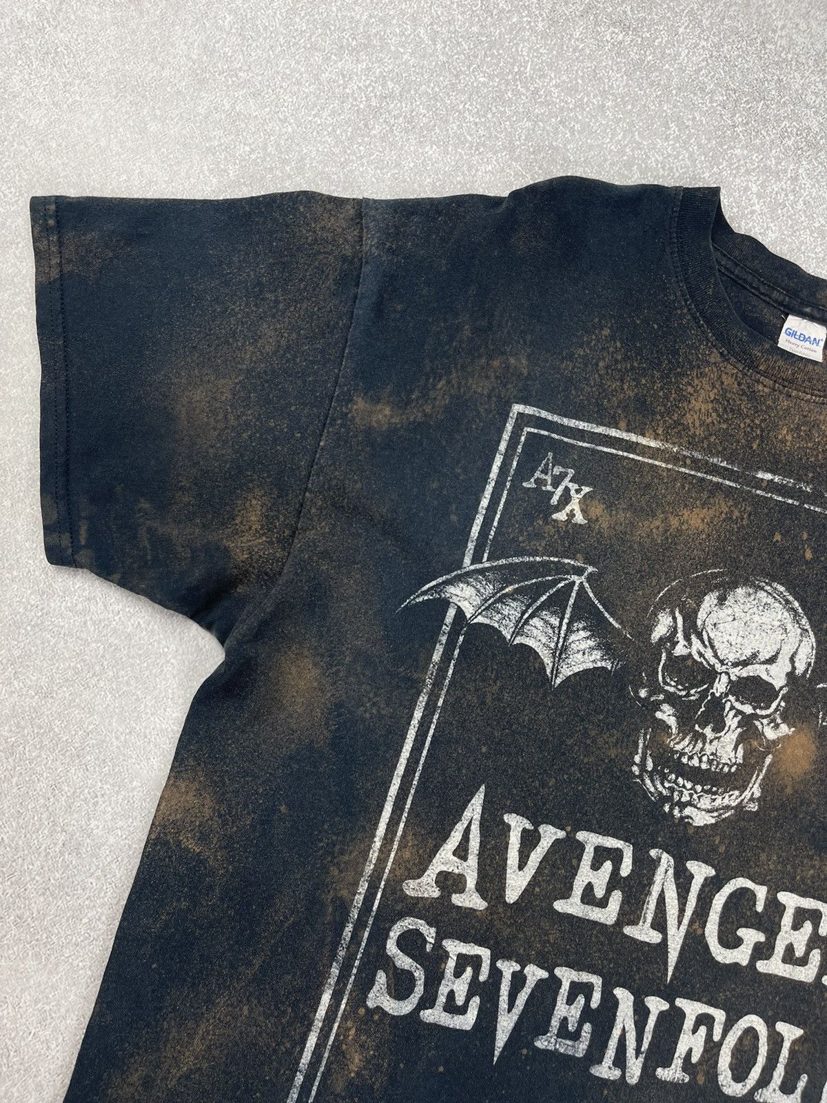 Vintage Vintage Custom Avenged Sevenfold Rock Band T-Shirt Size XL Size US XL / EU 56 / 4 - 5 Thumbnail