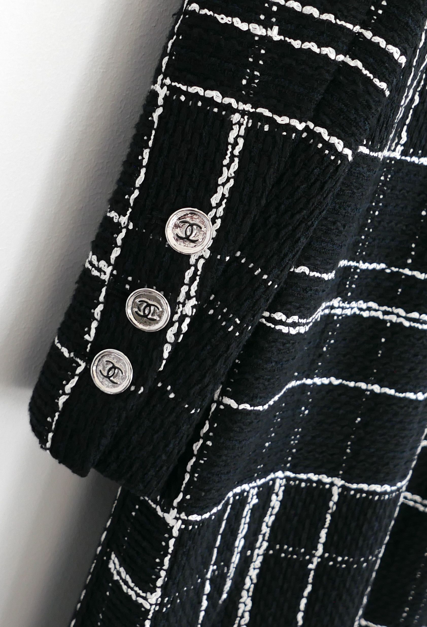 Chanel Chanel Pre-Fall 2023 23A Black & White Plaid Tweed Coat Size XS / US 0-2 / IT 36-38 - 6 Thumbnail