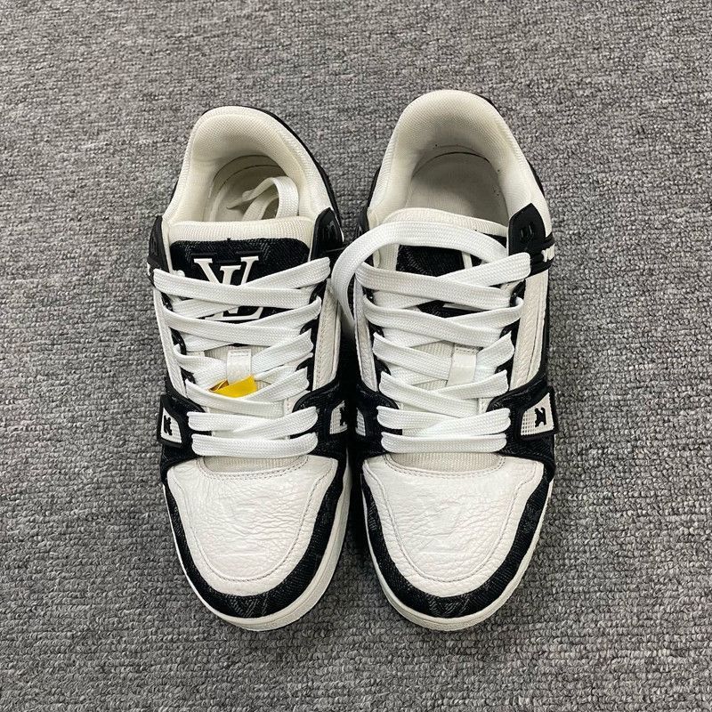Louis Vuitton Louis Vuitton Black White Trainer Low-Top Sneakers Size US 7 / IT 37 - 2 Thumbnail