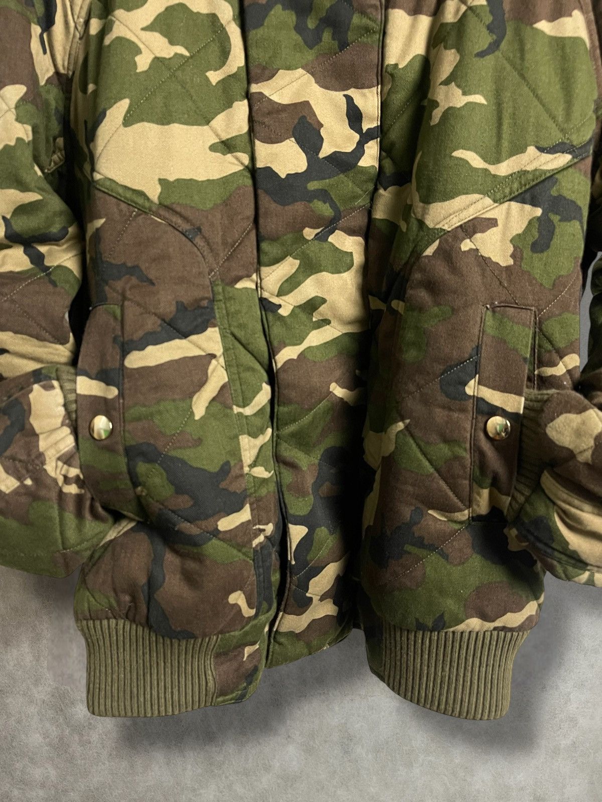 Balmain Runway Fw17 Balmain quilted padded cotton camo bomber jacket Size US M / EU 48-50 / 2 - 8 Thumbnail
