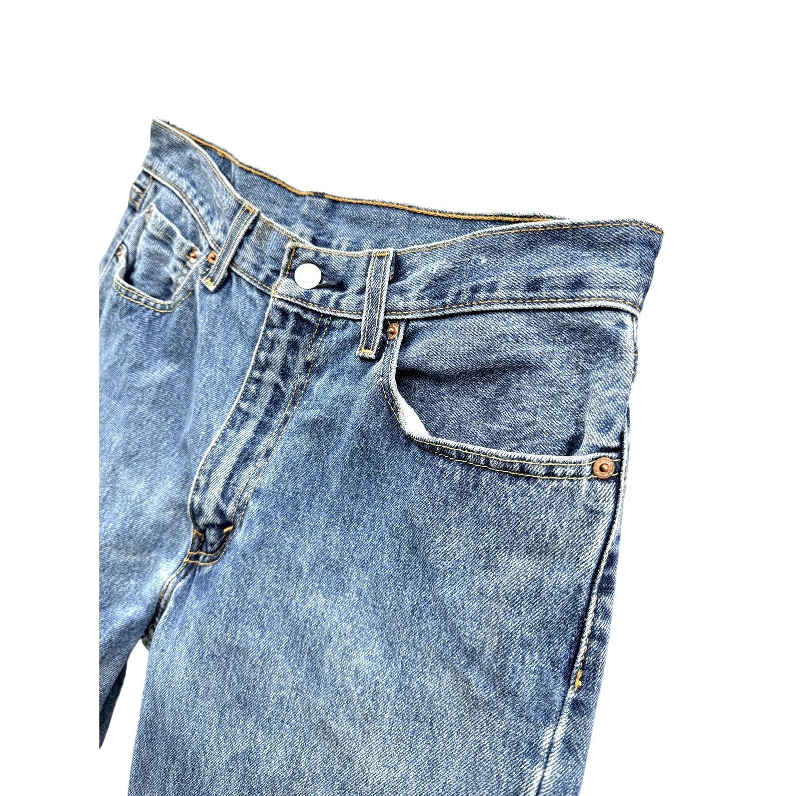 Levi's × Vintage Vintage Levi's Men's 550 Blue Denim Jeans Size US 33 - 7 Thumbnail