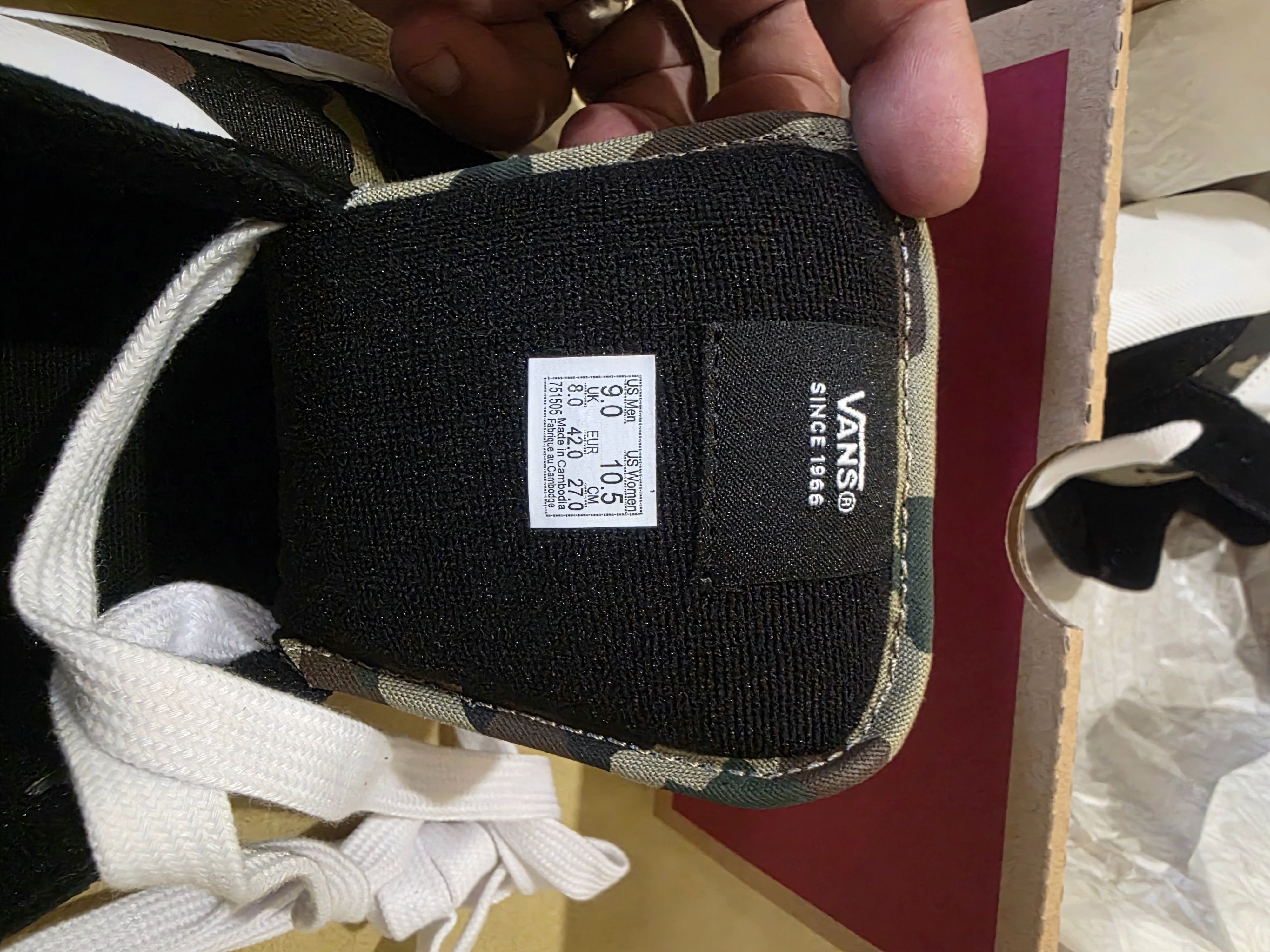 Vans Vans Knu Skool in the "Camo Black/Green" Size US 9 / EU 42 - 2 Thumbnail