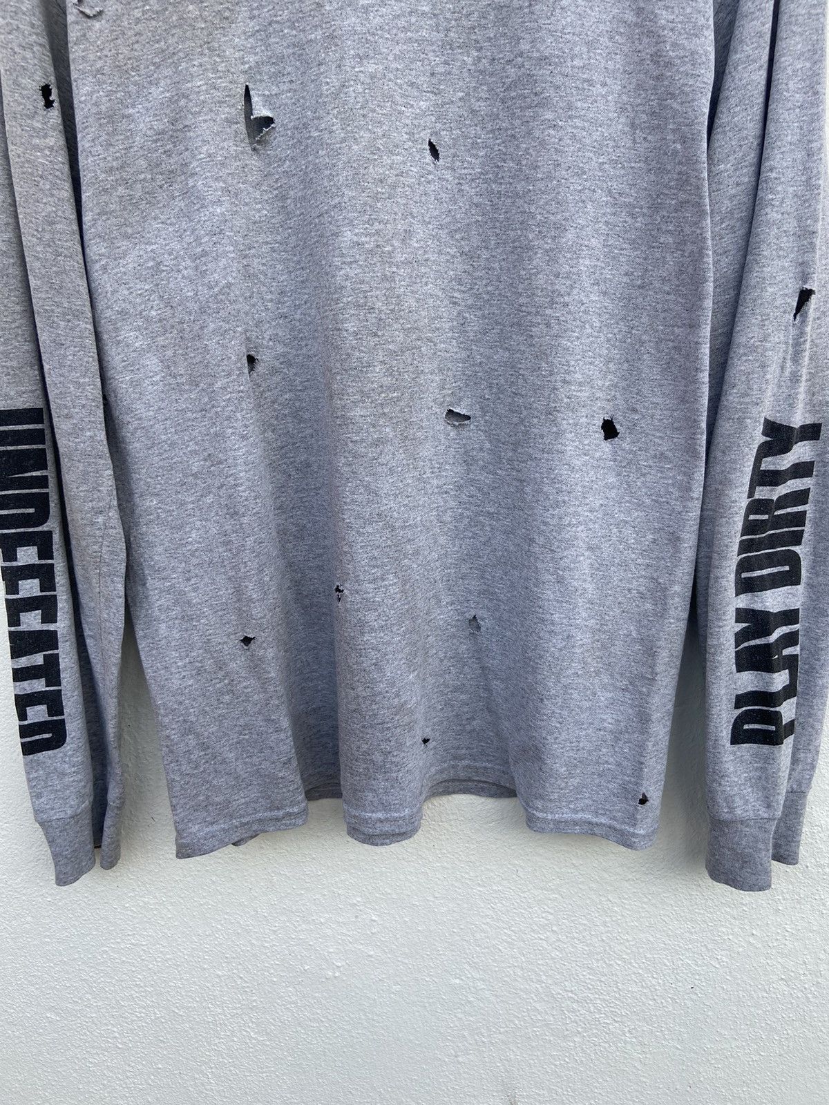 Undefeated Undefeated Play Dirty t shirt distressed long sleeve Size US M / EU 48-50 / 2 - 8 Thumbnail