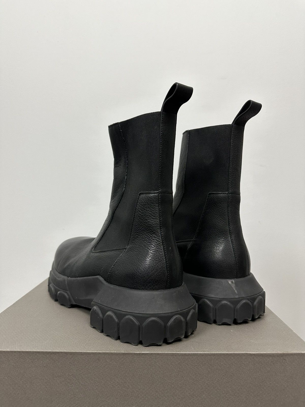 Rick Owens FW19 ‘LARRY’ Calfskin Bozo Tractor Boots Size US 11 / EU 44 - 3 Thumbnail